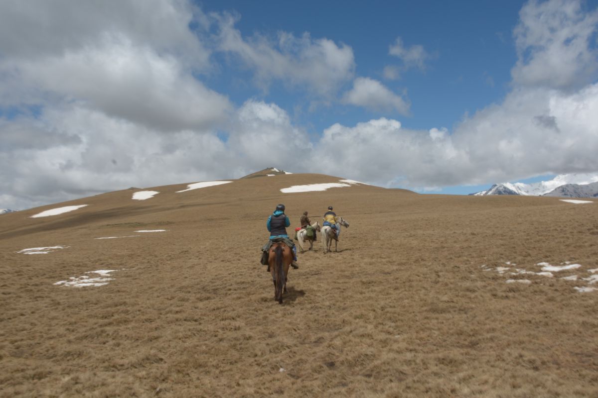    Ride across 8 Greater Caucasus mountain passes