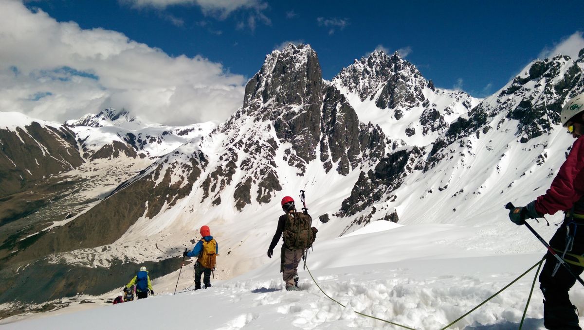    CLIMB MOUNT KAZBEK 5054M.